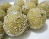 A picture of step 3 of Besan k laddu.
