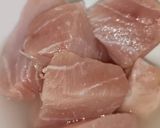 Foto langkah ke 1 dari resep Oseng Ikan Tuna.