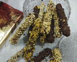 Gambar langkah 6 resipi Jejari roti coklat.