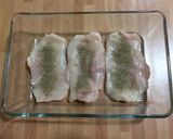 Foto del paso 3 de la receta: Pollo horneado con salsa ranchera y bacon