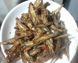 Hình bước làm 3 của món Cá cơm rang cay