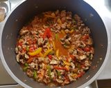 Foto del paso 4 de la receta: Pasta con salsa de pavo, pimientos y champiñones