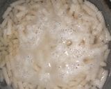 A picture of step 1 of White sauce pasta.