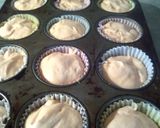A picture of step 3 of Sunshines dream orangesicle cupcakes.