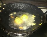 A picture of step 5 of Aloo bonda.