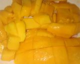 A picture of step 1 of Mango shake.