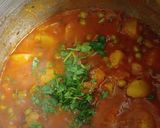 A picture of step 6 of Green peas & potato curry.