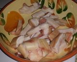 A picture of step 2 of Homemade Pork Rind.