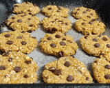 Foto del paso 3 de la receta: Galletitas de avena y chispas de chocolate