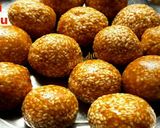 A picture of step 1 of Til ki laddu.
