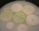 A picture of step 3 of Pressure Cooked Furofuki Daikon Radish with Meat-Miso Sauce.