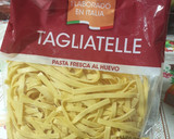 Foto del paso 1 de la receta: Tagliatella con Espinacas, pasas, piñones y mozzarella