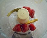 A picture of step 2 of Strawberry Whipped Cream.