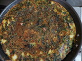 Tortilla de pollo y hojas de remolachas