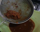 A picture of step 3 of zucchini and mushroom in sweet red pepper sauce.