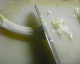 A picture of step 5 of Easily Chop Green Onions Using a Fork.