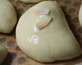 A picture of step 7 of Delicious Cream Bread Rolls.