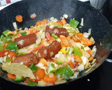 Foto del paso 5 de la receta: Alubias con calamares y chorizo