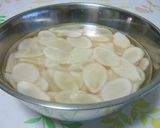 A picture of step 1 of Sweet Ginger Snack Candied.