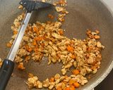 รูปขั้นตอนการทำที่ 3 ของ ข้าวต้มอกไก่สับผัดกระเทียม