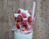 A picture of step 2 of Easy Strawberry Mousse.