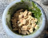 Foto del paso 2 de la receta: Pesto en mortero 💚