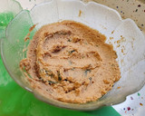 Foto del paso 2 de la receta: *Tomates gratinados rellenos de hummus y huevo*