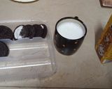 A picture of step 1 of Oreo Shake.