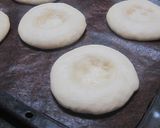 A picture of step 6 of Apricot Cream Cheese Buns.