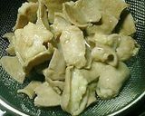 A picture of step 3 of Hakata-style Motsu Offal Hot Pot (Lightly-Flavored Soy Sauce Version).