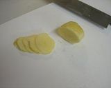 A picture of step 1 of Oil-Free Non-Fried Potato Chips.