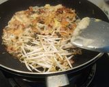 A picture of step 4 of Crispy Fried Mussels (Hoy Tod).