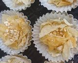 Hình bước làm 2 của món Bánh tráng chiên phủ chocolate
