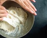 Foto langkah ke 2 dari resep Sourdough Pizza.