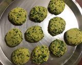 A picture of step 4 of Spinach Tikki.