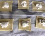Une image de l'étape 2 de Bouchées feuilletées aux anchois et mozzarella di buffala.