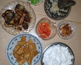 Foto langkah ke 1 dari resep Mangut ikan pari bumbu ulek enak dan pedas.