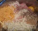 A picture of step 1 of 2 cheese ground turkey burgers.