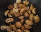 A picture of step 2 of Garlic Buttered Mushrooms 😙.
