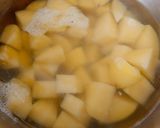 Foto langkah ke 1 dari resep Saute Potatoes.