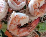 รูปขั้นตอนการทำที่ 2 ของ "ผัดหมี่ซั่วกุ้งสด" 🍜🦐Chinese Fried Noodle with Shrimp