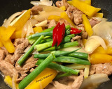 蔥爆豬肉炒地瓜 / 簡單家常菜的食譜步驟7照片
