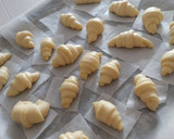Foto del paso 11 de la receta: Mini croissants con masa brioche rellenos de crema y coulis de arándanos