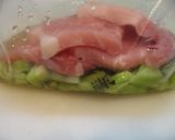 A picture of step 2 of Simmered Daikon Radish and Grilled Kiwi-Marinated Pork.