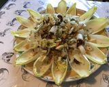 Une image de l'étape 10 de Salade d'endives aux pistaches, abricots secs et tomates séchées.