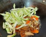 雙菇芹菜的食譜步驟1照片
