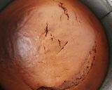 A picture of step 7 of Chocolate cake with chef's hat.