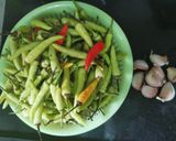 Foto langkah ke 1 dari resep 67. Cara Menyimpan Cabai  Agar Awet 🌶️🧄🌶️.