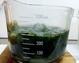 A picture of step 2 of Microwaved Miso Soup with Plenty of Wakame Seaweed.