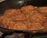 A picture of step 8 of Bean Sprouts Teriyaki Hamburgers.